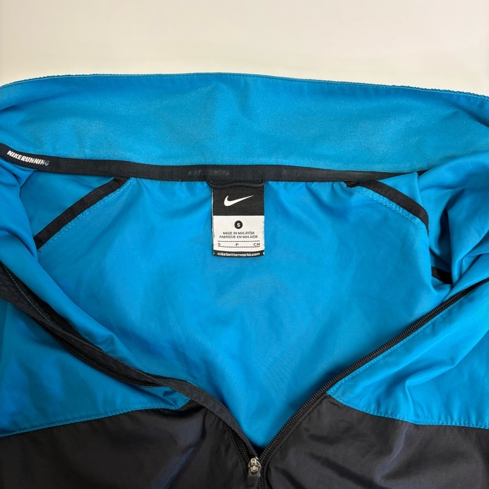 Nike Women’s Small Blue Black Full Zip Lightweight Running Jacket - Picture 6 of 10